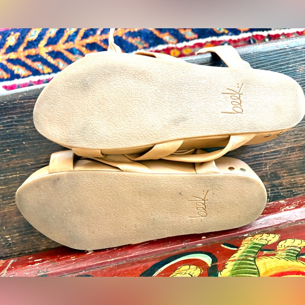 Beek Tan leather platform ankle wrap memory foam Sandals worn once 9 - Picture 4 of 4
